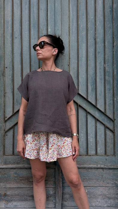 T-shirt Scatoletta in lino marrone testa di moro