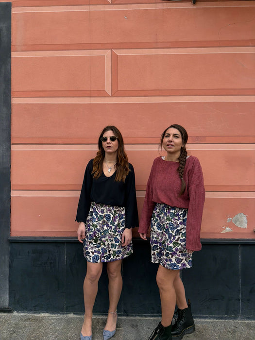 Gonna Eva in gabardine a fiori viola