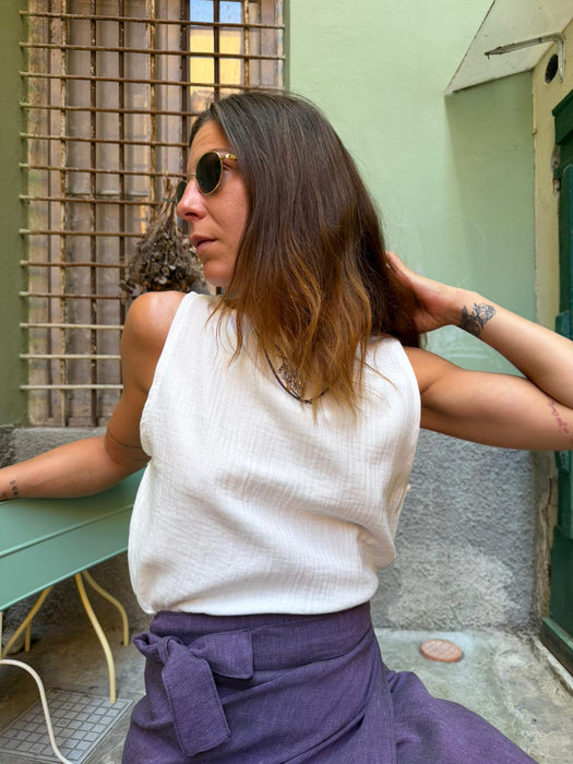 Top Emilia in mussola bianco