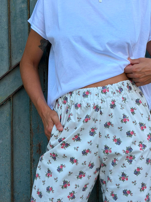 Pantaloni Asia a fiorellini