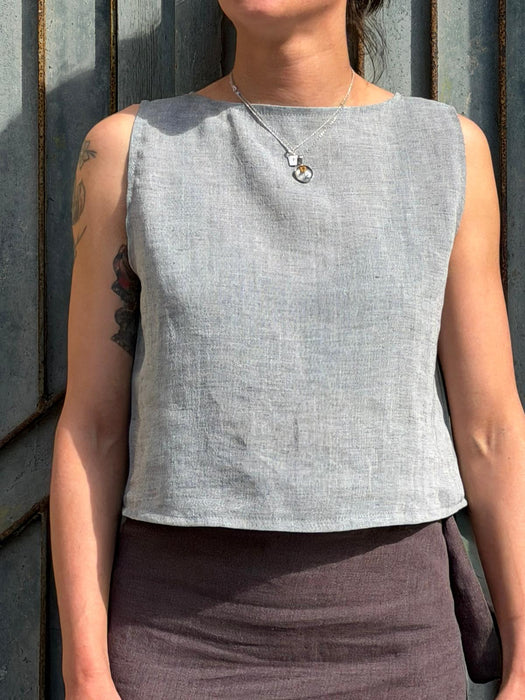 Top Emilia in lino color azzurro polvere