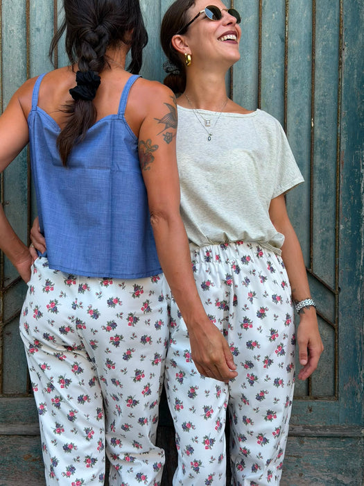 Pantaloni Asia a fiorellini