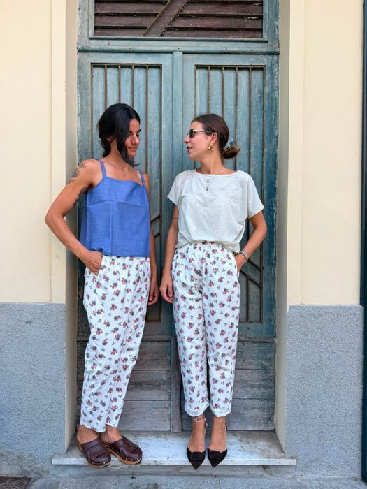 Pantaloni Asia a fiorellini