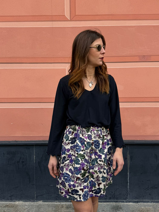 Gonna Eva in gabardine a fiori viola