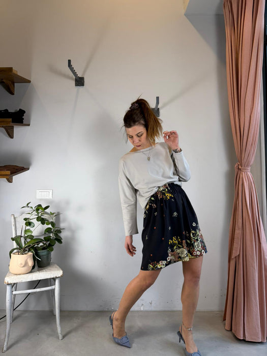 Gonna Beatrice corta nera a fiori