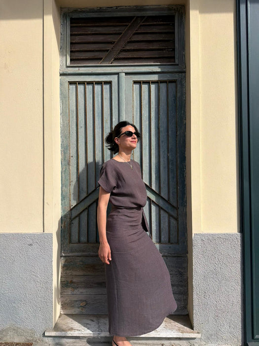 T-shirt Scatoletta in lino marrone testa di moro
