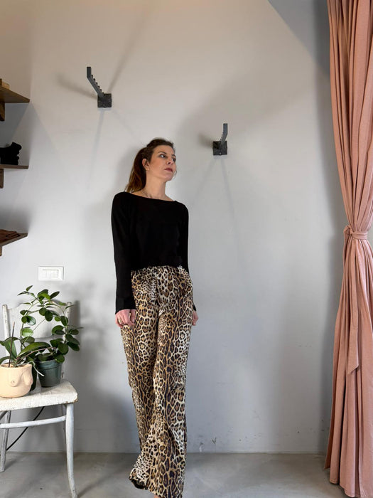 Pantaloni Mia in viscosa leopardata