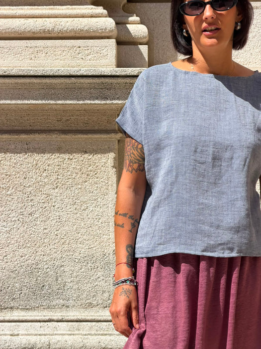 T-Shirt Scatoletta in lino azzurro jeans