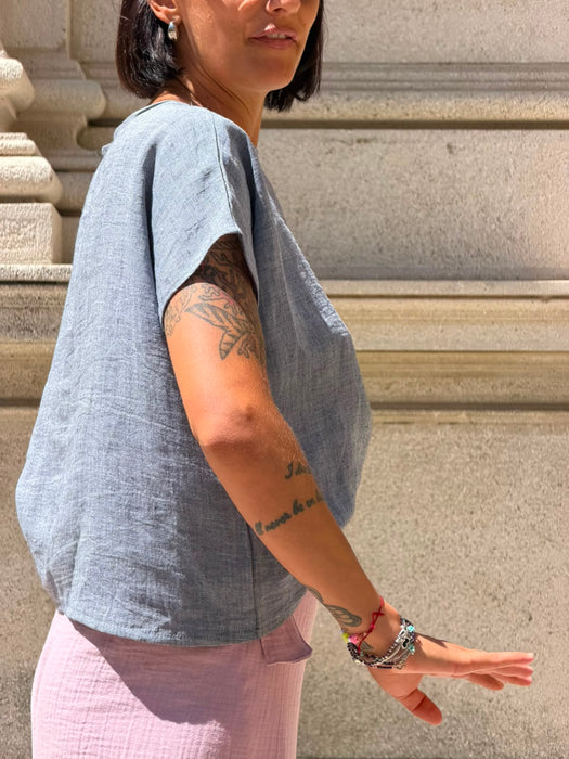 T-Shirt Scatoletta in lino azzurro jeans