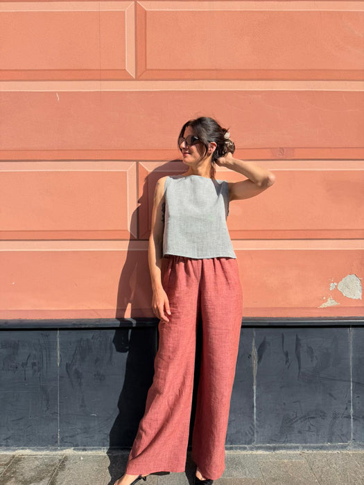 Top Emilia in lino color azzurro polvere