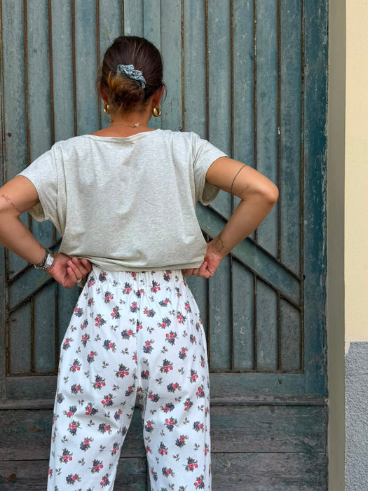 Pantaloni Asia a fiorellini