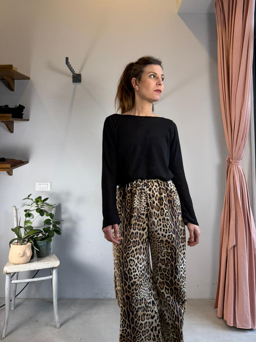 Pantaloni Mia in viscosa leopardata