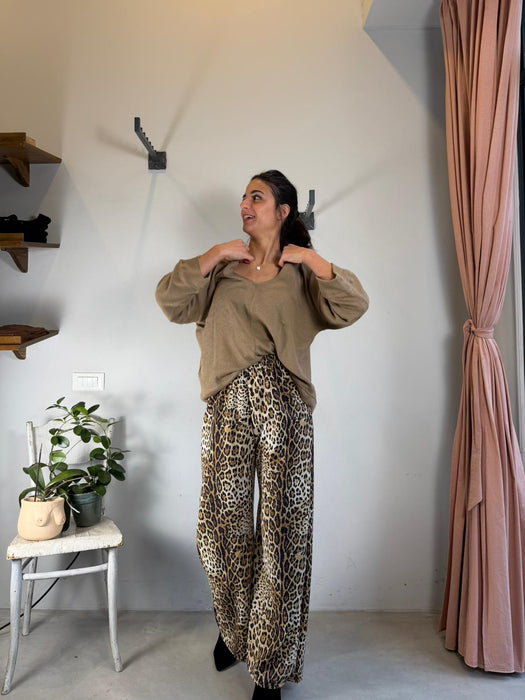 Pantaloni Mia in viscosa leopardata