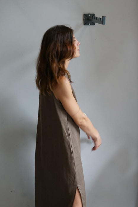 Abito Emilia lungo in lino marrone chiaro