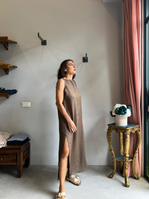 Abito Emilia lungo in lino marrone chiaro