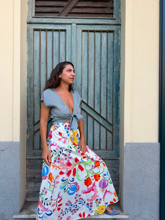 Top Margherita in lino azzurro polvere