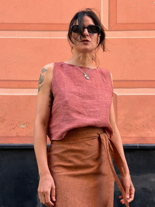 Top Emilia in lino color lampone