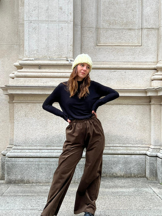Pantaloni Mia in velluto marrone tabacco