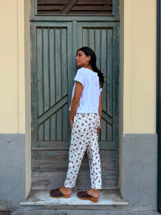 Pantaloni Asia a fiorellini