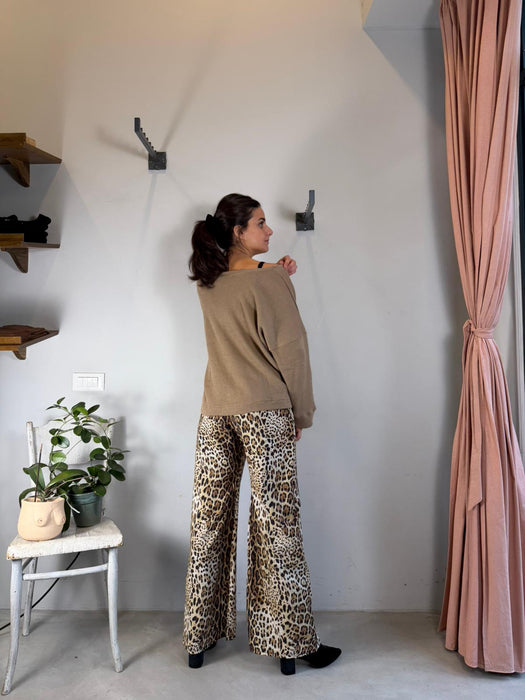 Pantaloni Mia in viscosa leopardata