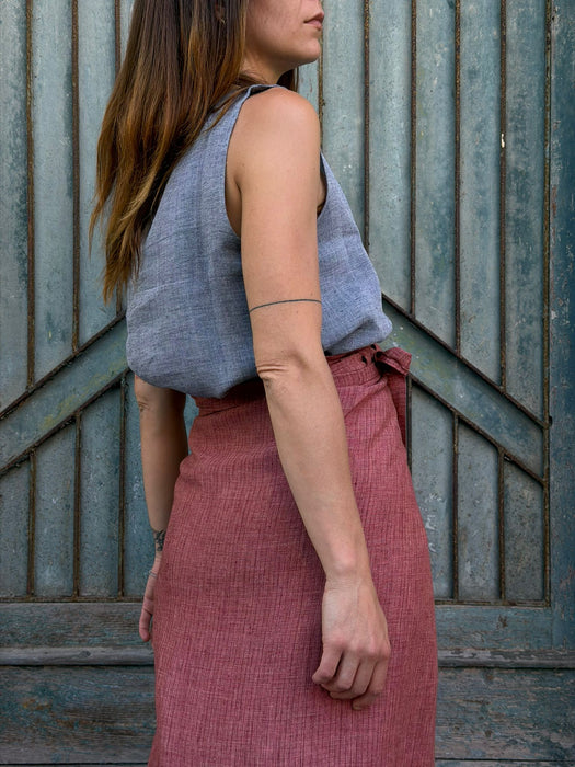 Top Emilia in lino azzurro jeans