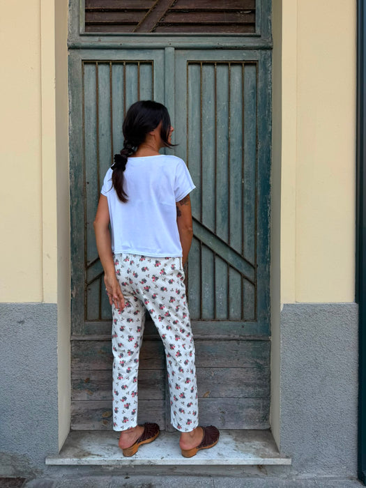 Pantaloni Asia a fiorellini