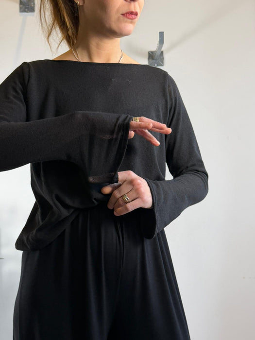 Maglia basica nera traforata