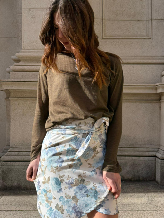 Gonna Matilda in gabardine a fiori azzurri