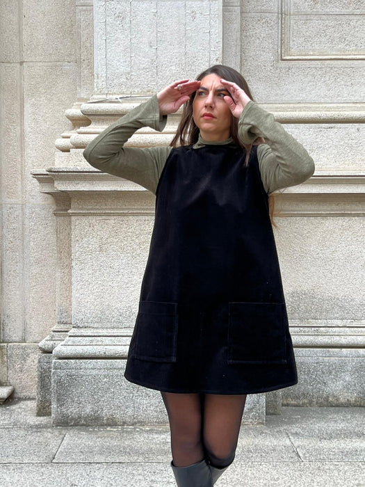 Abito Emilia con tasche in velluto nero