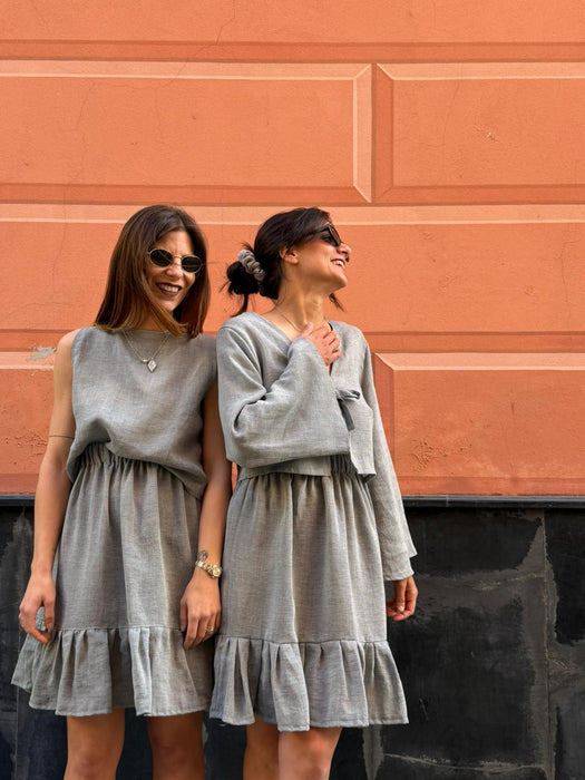 Top Emilia in lino color azzurro polvere