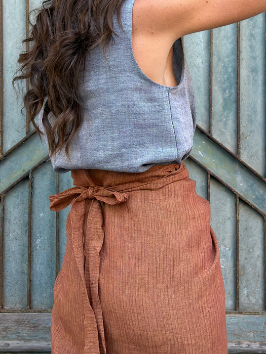 Top Emilia in lino azzurro jeans
