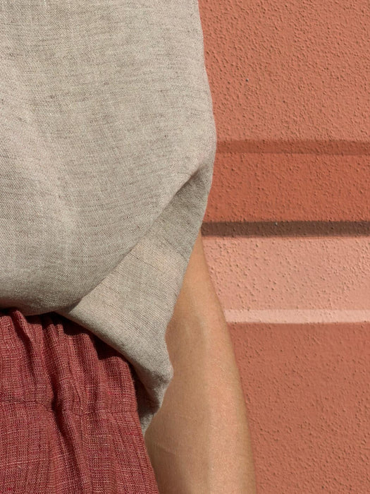 Top Emilia in lino color sabbia
