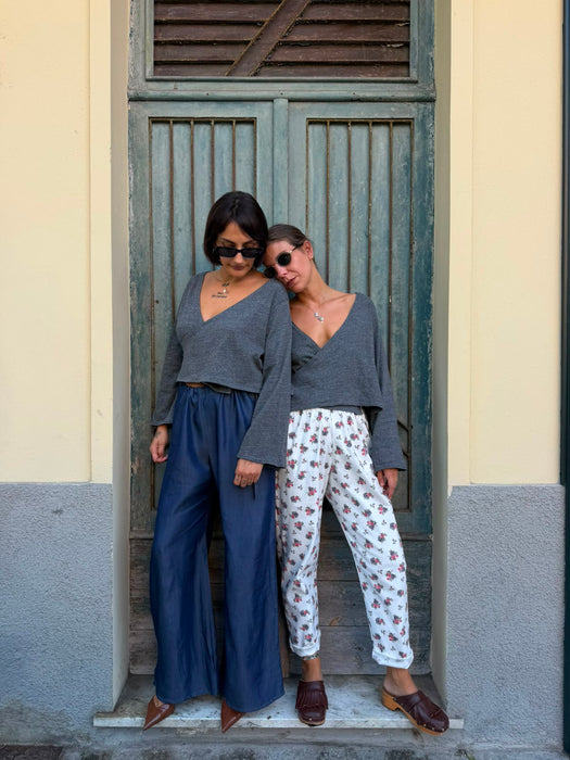 Pantaloni Asia a fiorellini