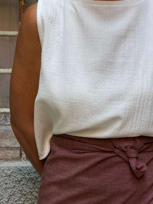 Top Emilia in mussola bianco