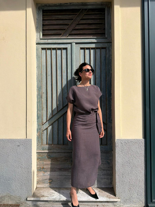 T-shirt Scatoletta in lino marrone testa di moro