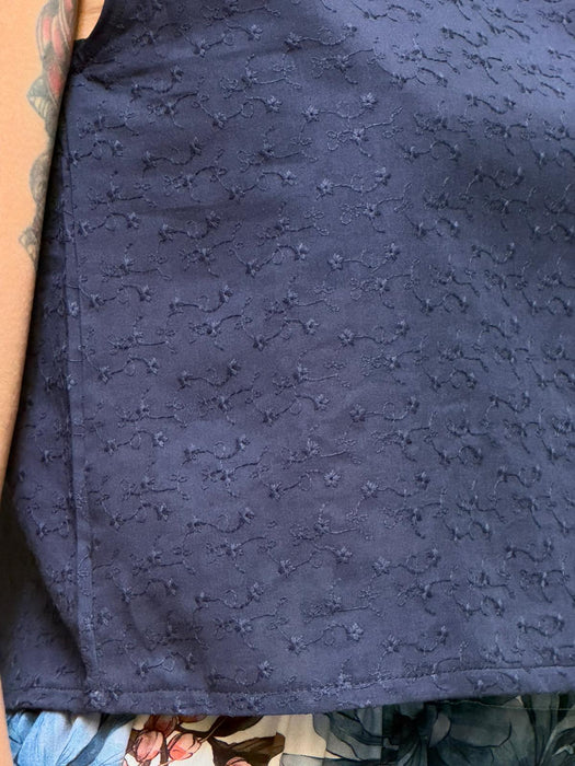 Top Emilia in cotone blu ricamato