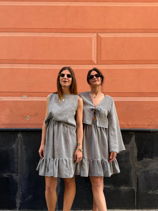 Top Emilia in lino color azzurro polvere