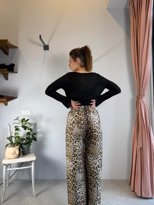Pantaloni Mia in viscosa leopardata
