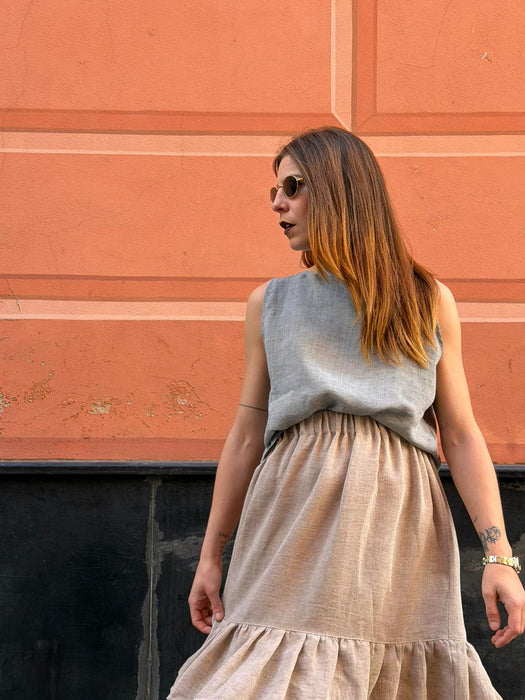 Top Emilia in lino color azzurro polvere