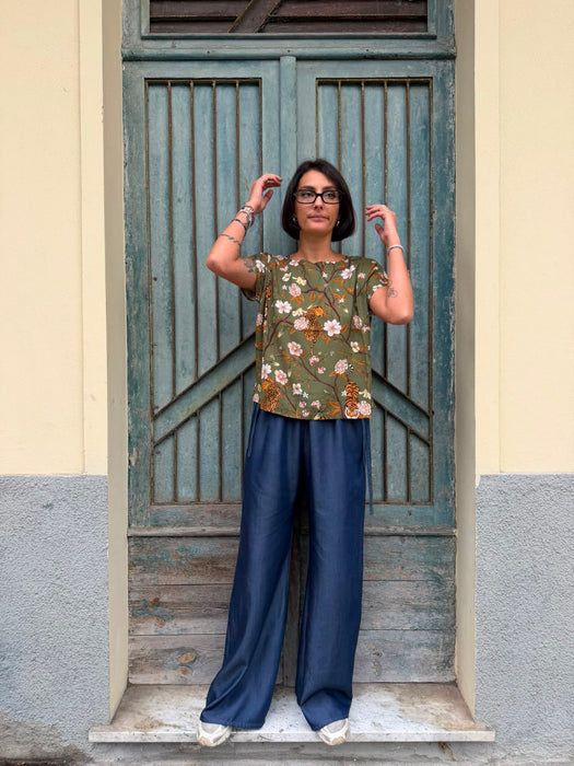 T-shirt Scatoletta in fantasia con le tigri