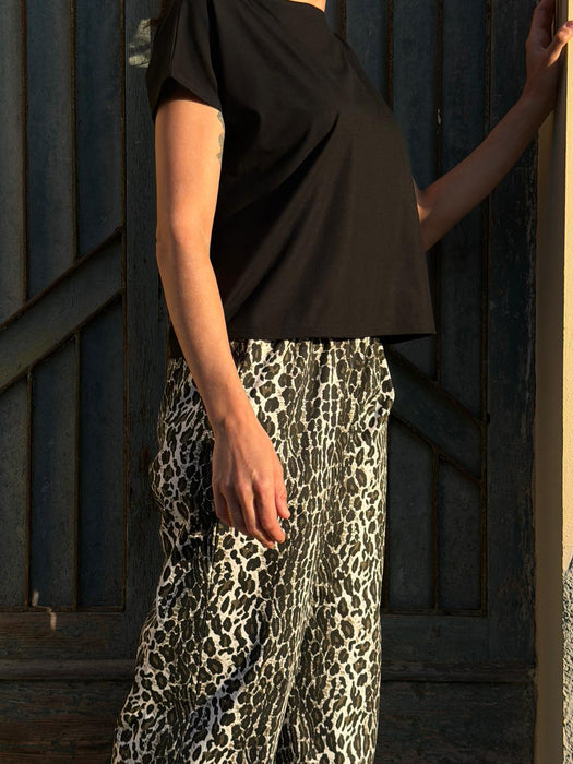 Pantaloni Mia in gabardine leopardato