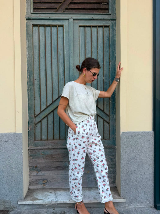 Pantaloni Asia a fiorellini