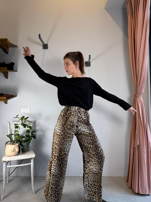 Pantaloni Mia in viscosa leopardata
