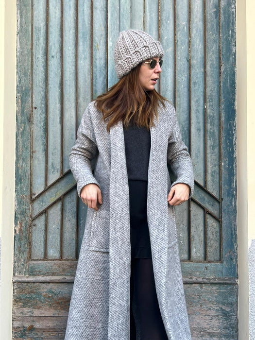 Cappellino in lana all’uncinetto sabbia