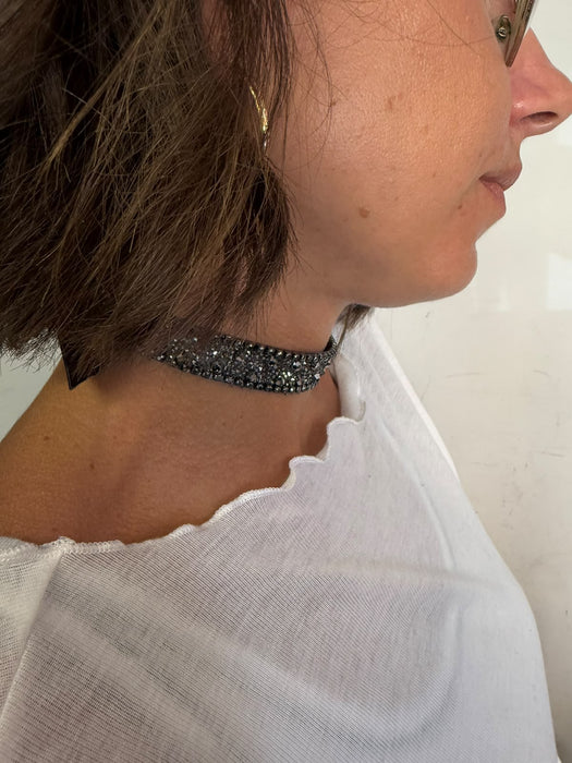 Choker in raso e cristalli gunmetal