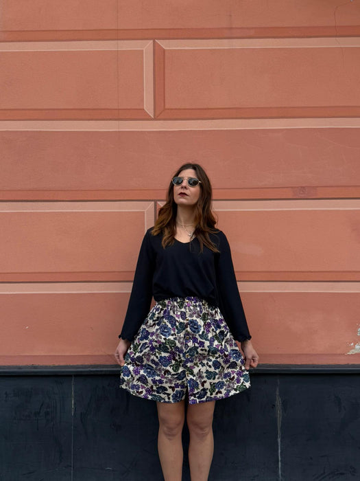 Gonna Eva in gabardine a fiori viola