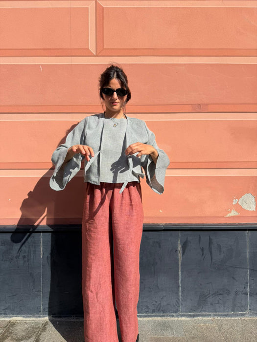 Top Emilia in lino color azzurro polvere