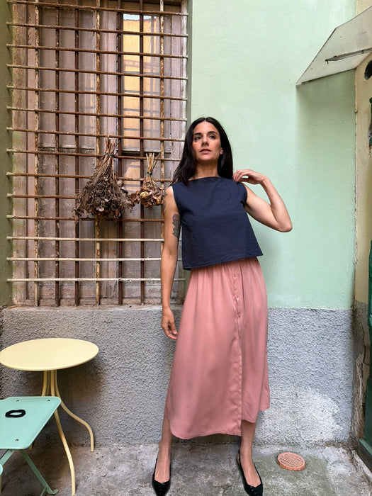 Top Emilia in cotone blu ricamato