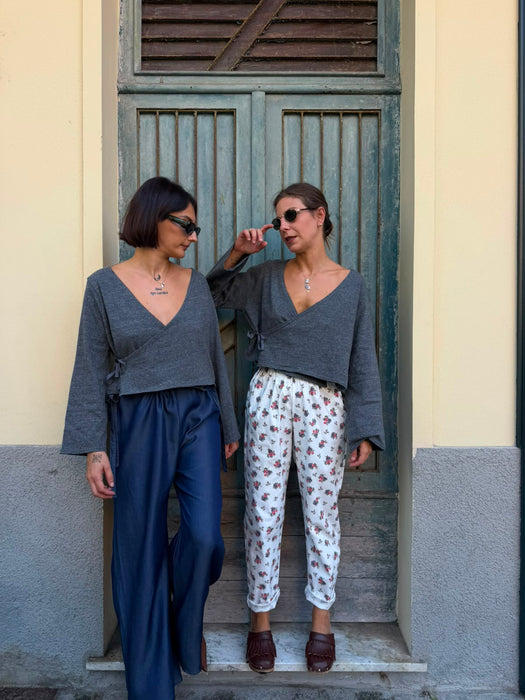 Pantaloni Asia a fiorellini