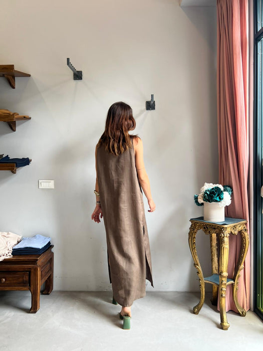Abito Emilia lungo in lino marrone chiaro